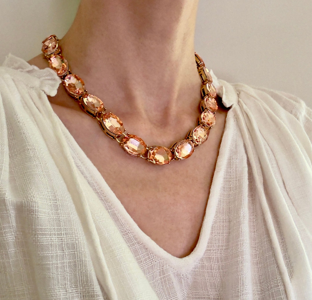 Glow Crystal necklace with oversized oval crystals 18K gold plated - Luminous Peach